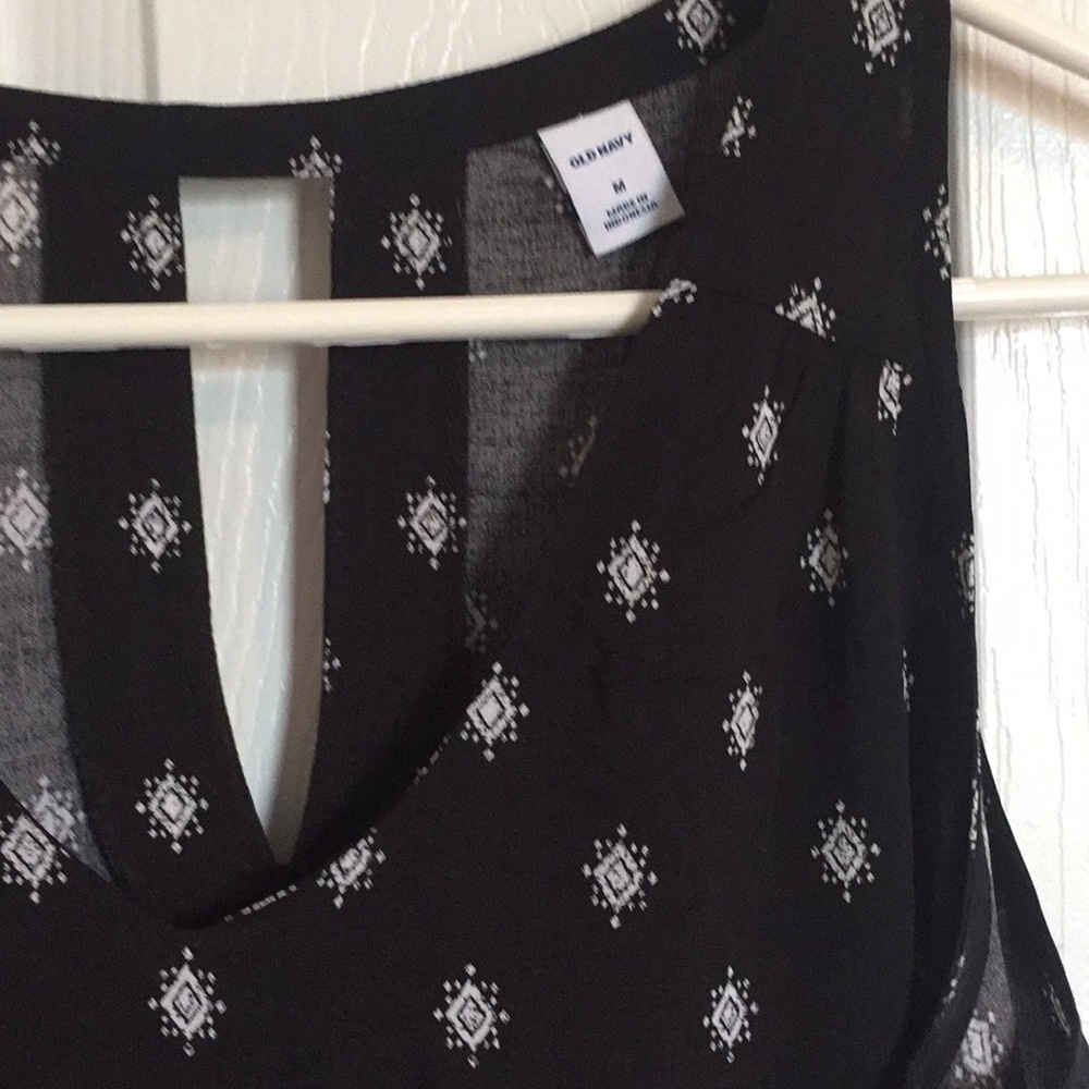 Patterned Tank Top - Picture 2 of 4